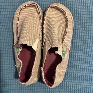 Men’s Sanuk Slip Ons-Like New